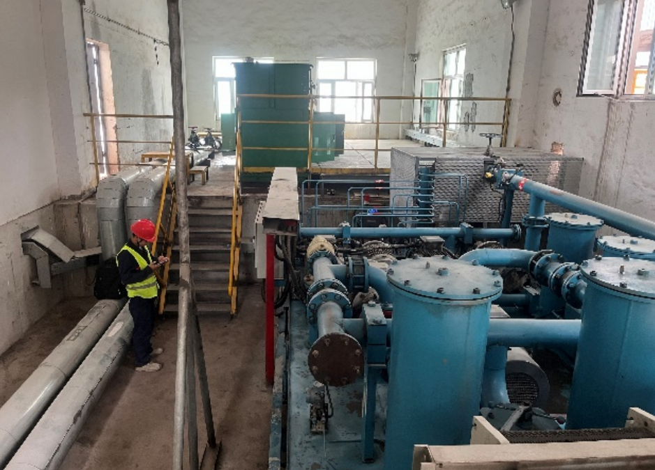 新疆中材生料立磨主減速機齒輪油在線監(jiān)測系統(tǒng)應用案例 圖2