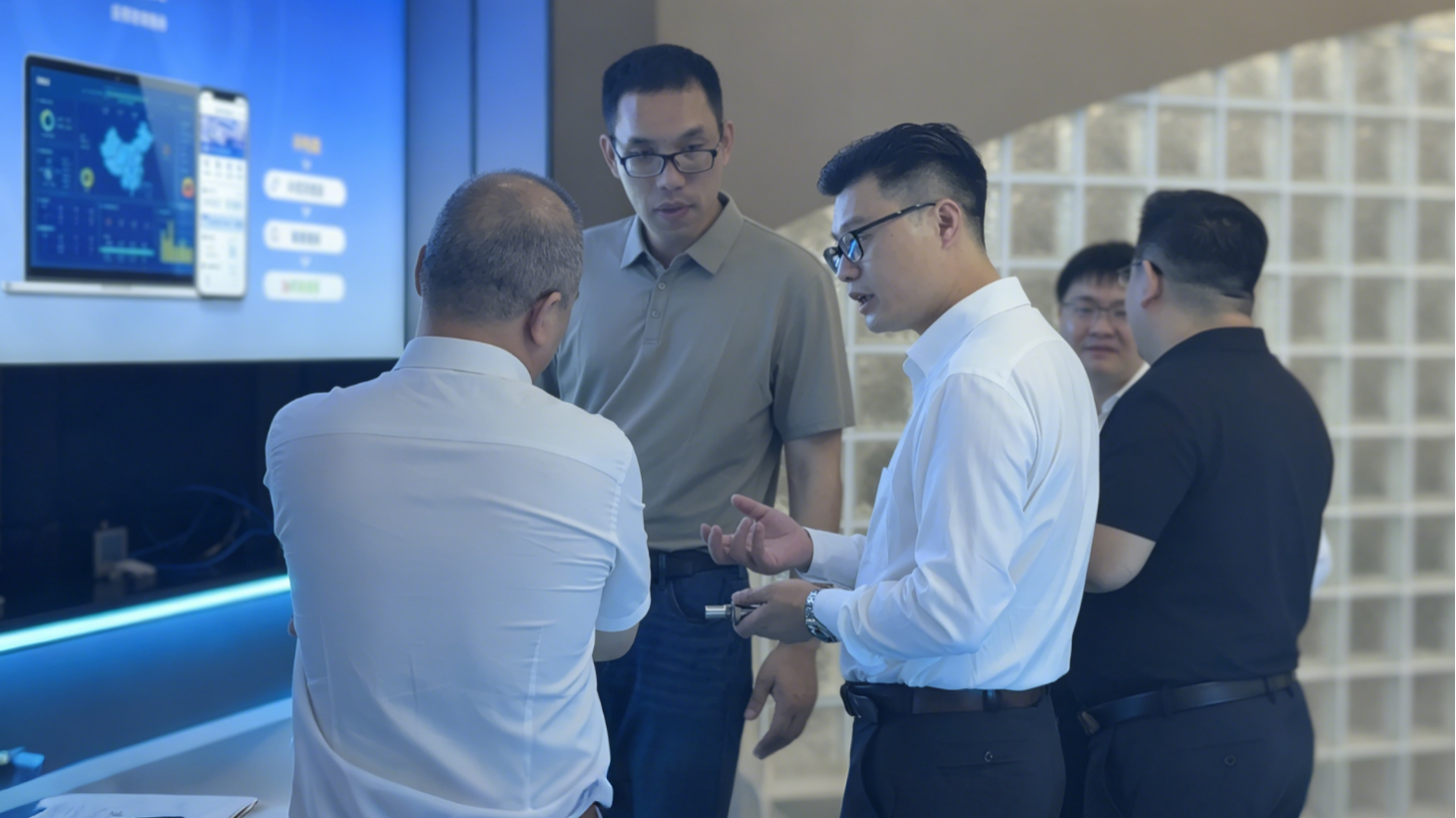 南京高華科技股份有限公司領導蒞臨智火柴考察交流 共探工業設備智能運維新路徑 圖2.png